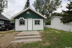 641 Railway AVENUE Eastend, SK S0N 0T0