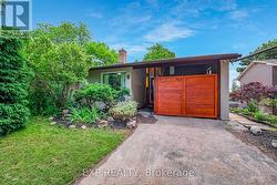160 COTTONWOOD DRIVE Toronto, ON M3C 2B4