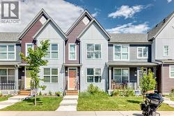 16 Carringvue Way NW  Calgary, AB T3P 1K8