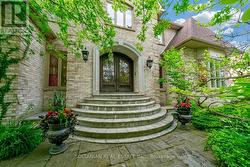 6 FAIRFIELD PLACE Markham, ON L3T 7M7