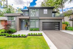 1590 KENMUIR AVENUE  Mississauga, ON L5G 4B5