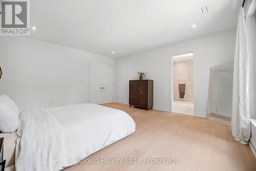 1590 Kenmuir Avenue, Mississauga, ON 