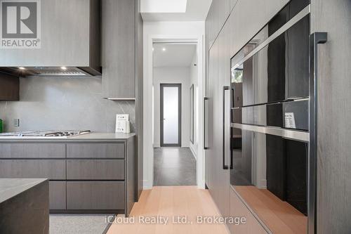 1590 Kenmuir Avenue, Mississauga, ON 