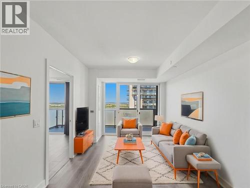 2545 SIMCOE Street N Unit# 2214  Oshawa, ON L1L 0W3