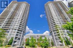 2821 - 181 VILLAGE GREEN SQUARE Toronto, ON M1S 0K6