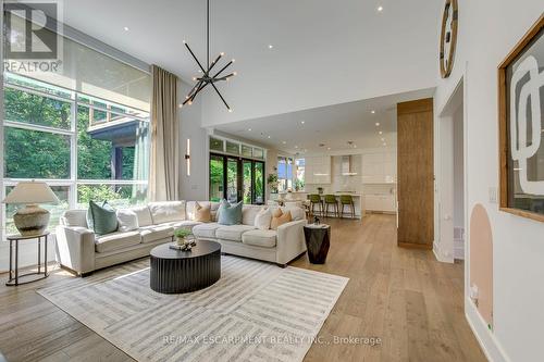2104 Devon Road, Oakville, ON 