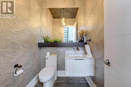 2104 Devon Road, Oakville, ON 