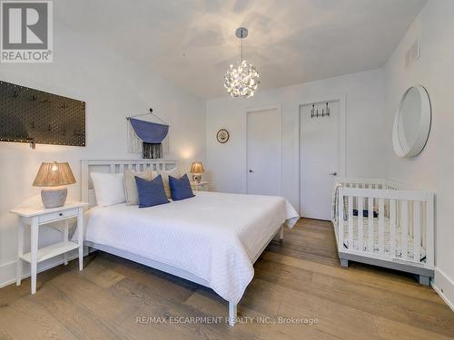 2104 Devon Road, Oakville, ON 