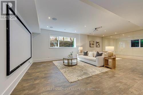2104 Devon Road, Oakville, ON 