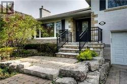 207 PINEHURST DRIVE Oakville, ON L6J 4X2