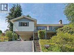 1034 HEYWOOD STREET  North Vancouver, BC V7L 1H3