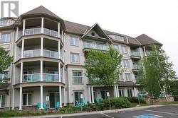 208 - 25 PEN LAKE POINT ROAD Huntsville (Chaffey), ON P1H 1A9