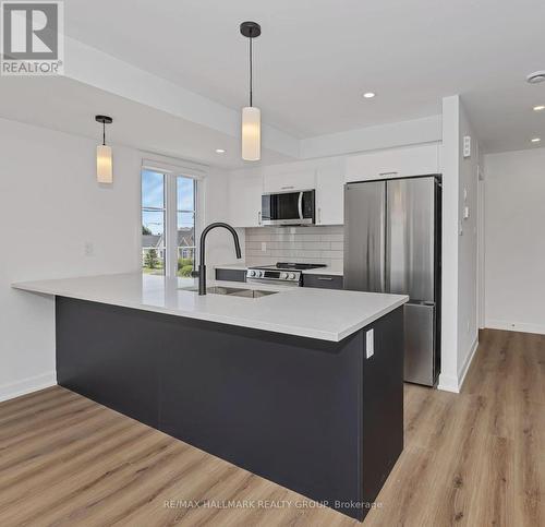 201 - 1124 GABRIEL STREET , Ottawa, Ontario K1C 1K8 4