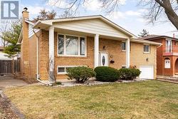 11 PINARD STREET  Hamilton, ON L8K 6G8