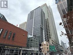 1706 - 771 YONGE STREET Toronto, ON M4W 0B8