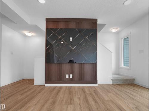 1230 Aster Bv Nw, Edmonton, AB 