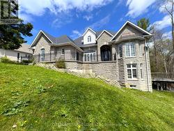 369 COVENTRY HILL TRAIL Newmarket, ON L3X 2A1