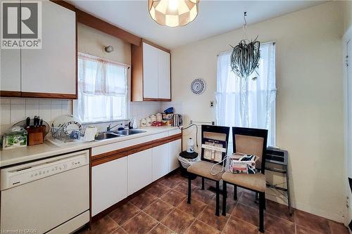 12 East 27Th Street, Hamilton, ON 