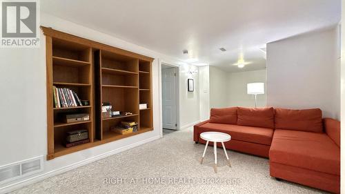 989 Goren Avenue, Ottawa, ON 