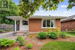 179 SEKURA STREET  Cambridge, ON N1R 3R2