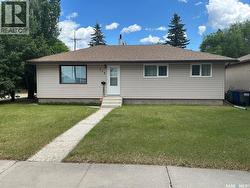 310 Vancouver AVENUE S  Saskatoon, SK S7M 3N1