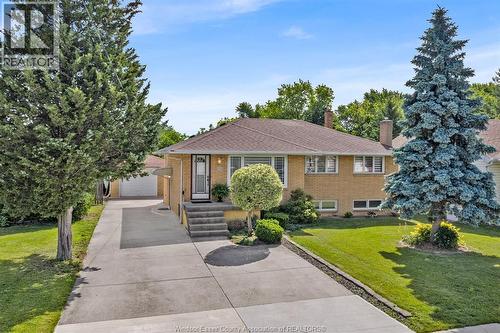2528 Jos St Louis  Windsor, ON N8T 2M5
