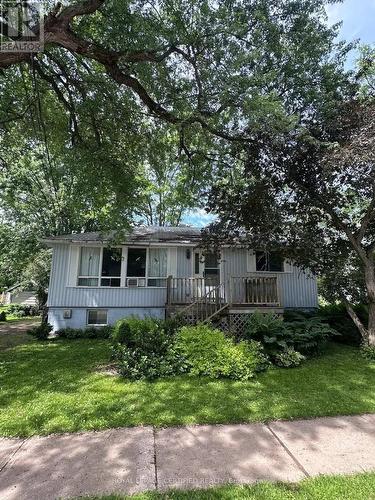 8 BUSH STREET  Severn, ON L0K 1E0