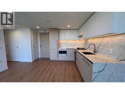 16xx 2135 SPRINGER AVENUE Burnaby, BC V5B 3K4