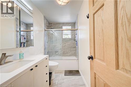Bathroom - 154 Grand Avenue S, Cambridge, ON 