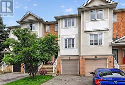 104 MANHATTAN CRESCENT Ottawa, ON K2C 4B7