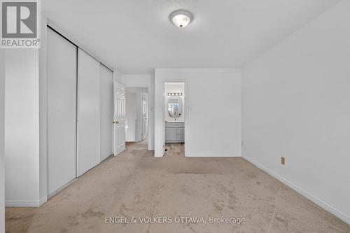 104 Manhattan Crescent, Ottawa, ON 