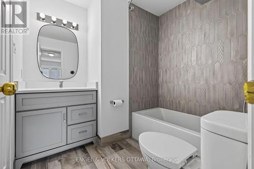 104 Manhattan Crescent, Ottawa, ON 
