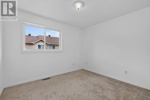 104 Manhattan Crescent, Ottawa, ON 