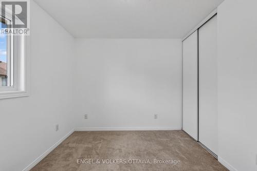 104 Manhattan Crescent, Ottawa, ON 