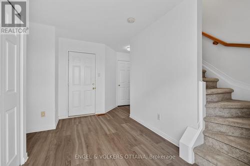 104 Manhattan Crescent, Ottawa, ON 