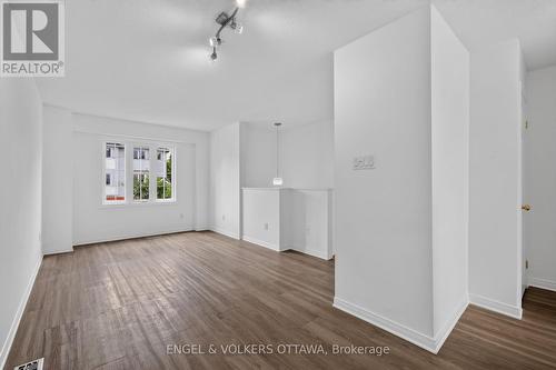 104 Manhattan Crescent, Ottawa, ON 