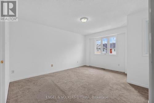 104 Manhattan Crescent, Ottawa, ON 