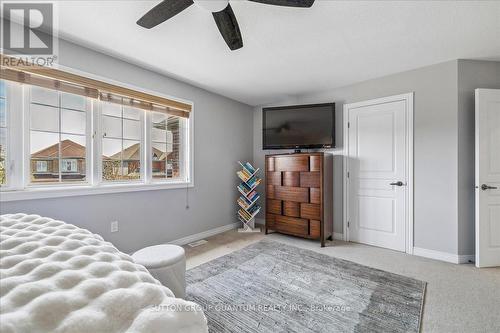 92 Garinger Crescent, Hamilton, ON 