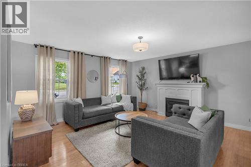 5 Walpole Drive, Haldimand, ON - Indoor Photo Showing Living Room With Fireplace