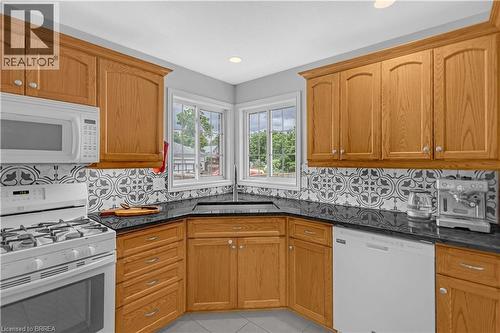 5 Walpole Drive, Haldimand, ON - Indoor Photo Showing Kitchen