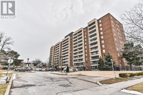 604 - 25 FOUR WINDS DRIVE  Toronto, ON M3J 1K8