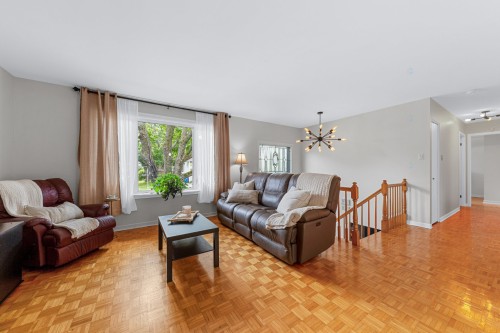 Salon - 1460 Rue Daly, Chambly, QC 