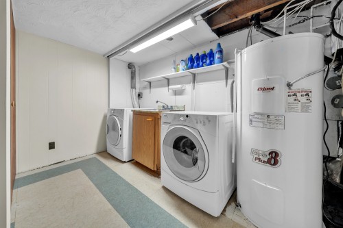 Salle de lavage - 159 Av. Hillcrest, Montréal (Lachine), QC 