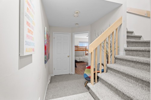 Sous-sol - 122 Av. Hochar, Saint-Sauveur, QC - Indoor Photo Showing Other Room