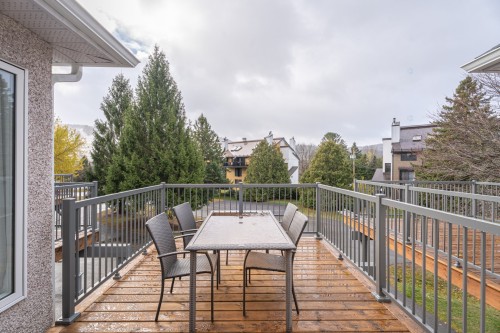 Balcon - 122 Av. Hochar, Saint-Sauveur, QC - Outdoor With Exterior