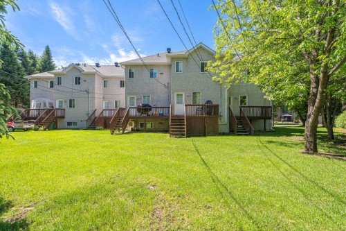 Cour - 122 Av. Hochar, Saint-Sauveur, QC - Outdoor
