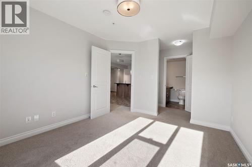 304 5303 Universal Crescent, Regina, SK 