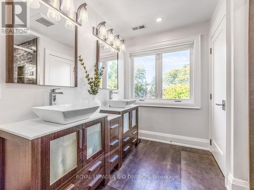 Primary Washroom - 30 Broadleaf Road, Toronto, ON 