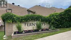 10 SAND FERN WAY E Toronto, ON M2J 4N8