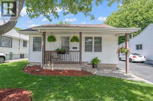1196 Curry AVENUE  Windsor, ON N9B 2C9
